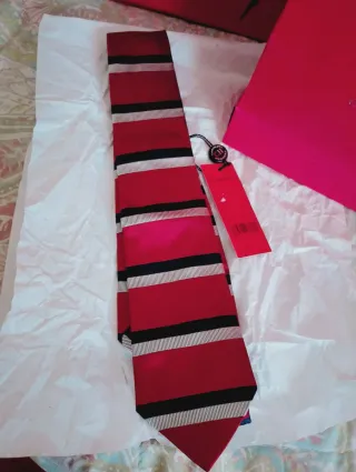 Corbata Carolina Herrera Nueva