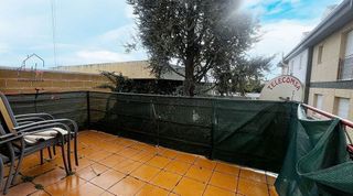 Casa adosada en venta en Villares de la Reina
