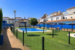 Casa adosada en venta en Coria del Río