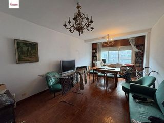 Piso en venta en Plaza España - Villa Pilar - Reyes Católicos - Vadillos en Burgos