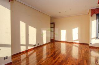 Piso en venta en Os Mallos - San Cristóbal en Coruña (A)