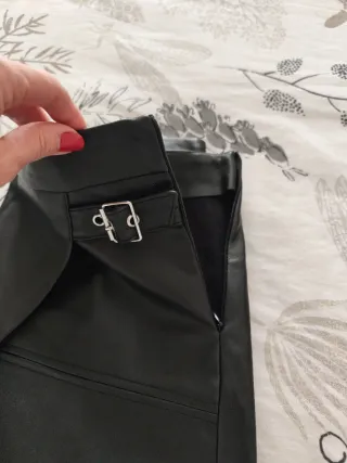 Minifalda pantalón cuero Zara niña 13-14 XXS