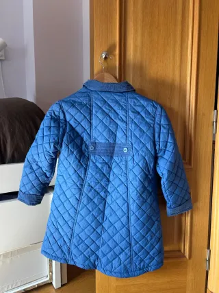Abrigo Gocco azul acolchado talla 8