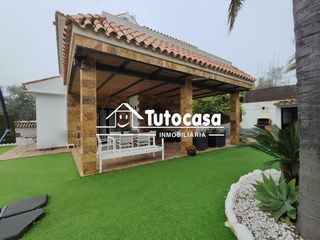 Chalet en venta en Montequinto en Dos Hermanas