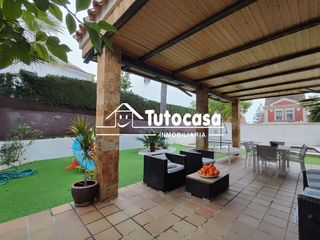 Chalet en venta en Montequinto en Dos Hermanas