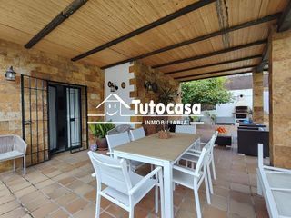 Chalet en venta en Montequinto en Dos Hermanas