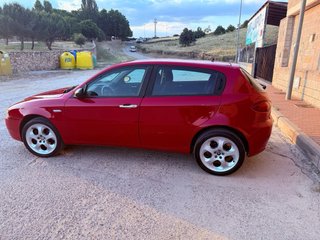 Alfa Romeo 147 2006 negociable