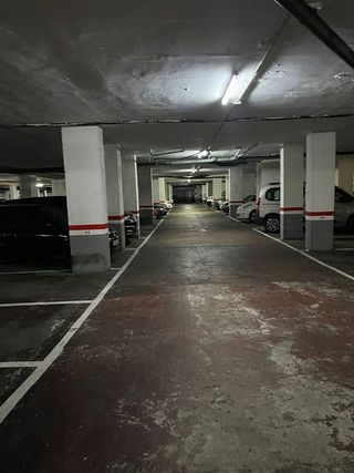 Garaje en alquiler en Santa Eulàlia en Hospitalet de Llobregat, L´