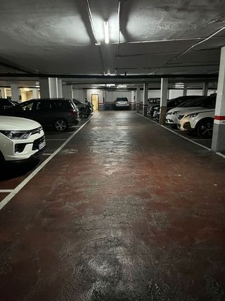 Garaje en alquiler en Santa Eulàlia en Hospitalet de Llobregat, L´