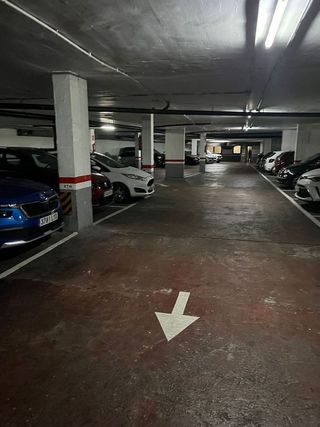 Garaje en alquiler en Santa Eulàlia en Hospitalet de Llobregat, L´