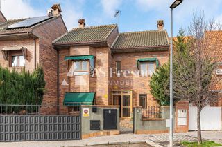 Casa adosada en venta en Fresnos en Torrejón de Ardoz