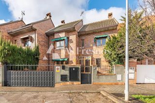 Casa adosada en venta en Fresnos en Torrejón de Ardoz