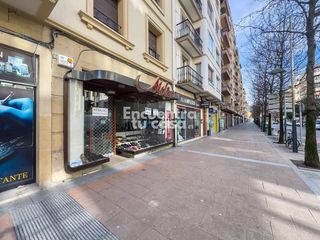 Local comercial en alquiler en Centro - Mendibil - Santiago en Irun