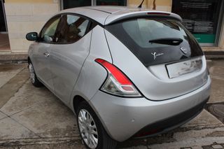 Lancia Ypsilon 2012