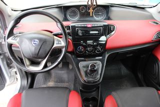 Lancia Ypsilon 2012