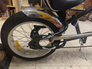 Bicicleta Chopper Negra con Llamas