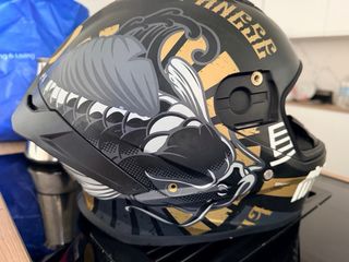 Casco MT Negro y Gris