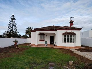 Chalet en venta en La Banda - Campo de Fútbol en Chiclana de la Frontera