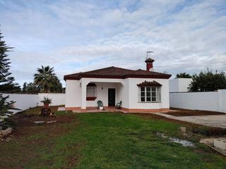 Chalet en venta en La Banda - Campo de Fútbol en Chiclana de la Frontera