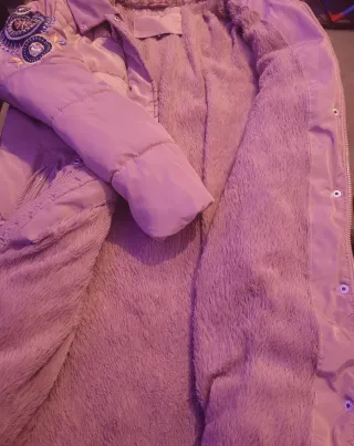 Abrigo rosa con pelo interior entero