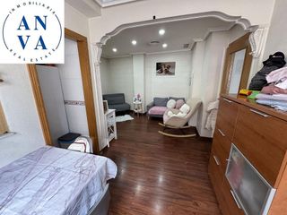 Ático en venta en Mercado en Alicante