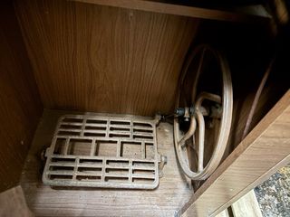 Máquina de coser Alfa antigua