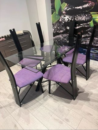 Mesa Comedor Cristal y 4 Sillas Moradas