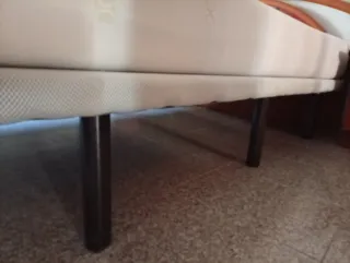 Colchón viscoelástico con base y patas