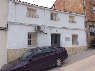 Casa adosada en venta en Beas de Segura