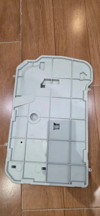 Bandeja inferior con corcho para boya