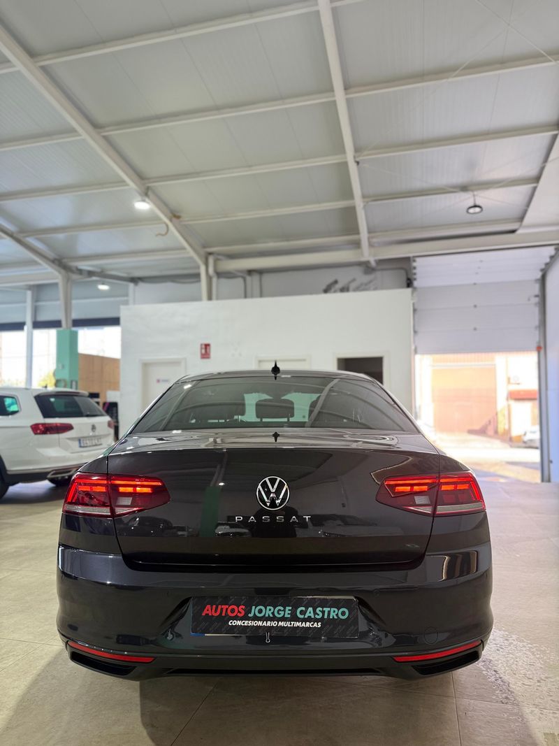 Volkswagen Passat Variant Executive 2.0 TDI 2022, foto 6