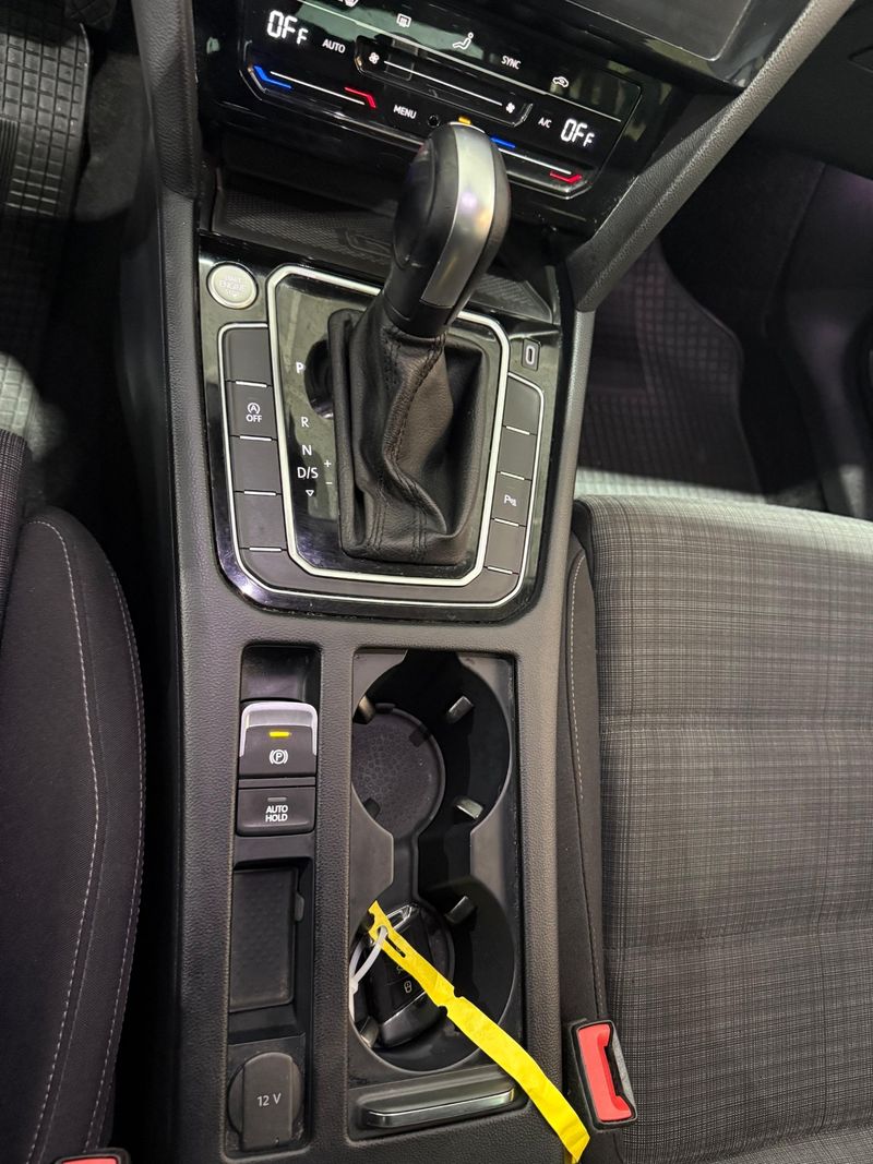 Volkswagen Passat Variant Executive 2.0 TDI 2022, foto 10
