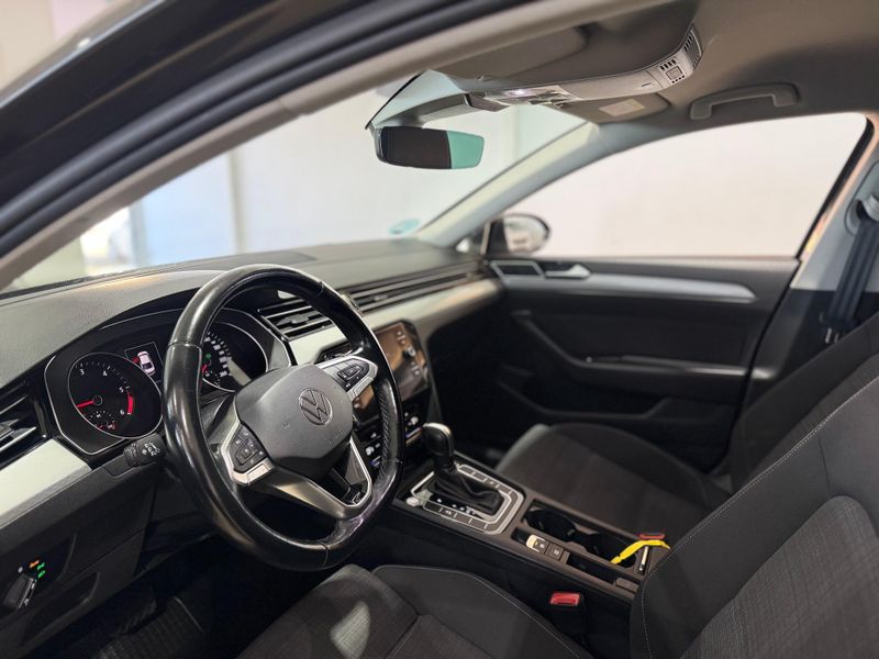 Volkswagen Passat Variant Executive 2.0 TDI 2022, foto 11
