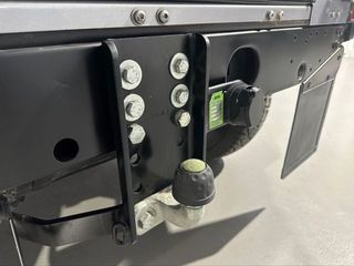 LAND-ROVER Defender 90 2.5TD5 SW E