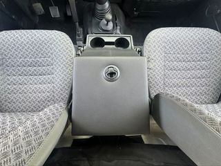 LAND-ROVER Defender 90 2.5TD5 SW E