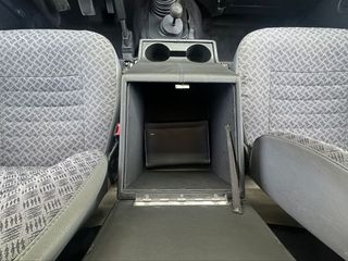 LAND-ROVER Defender 90 2.5TD5 SW E