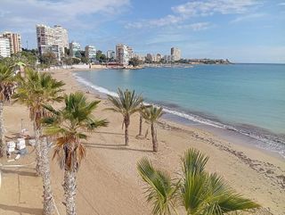 Piso en venta en Vistahermosa en Alicante