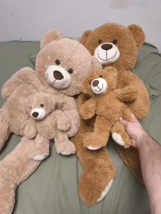 Oso de peluche grande y pequeño