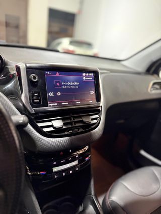 Peugeot 2008 GT Line BlueHDi 100 S&S