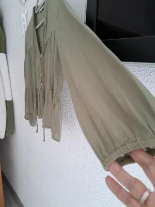 Blusa Stradivarius verde talla l