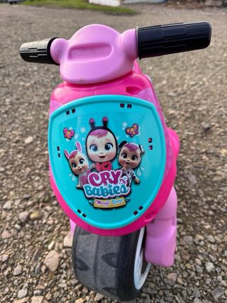 Moto correpasillos Cry Babies rosa