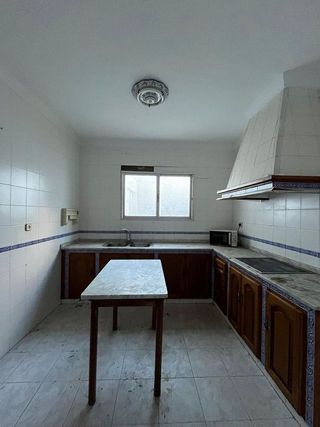 Chalet en venta en Carmona