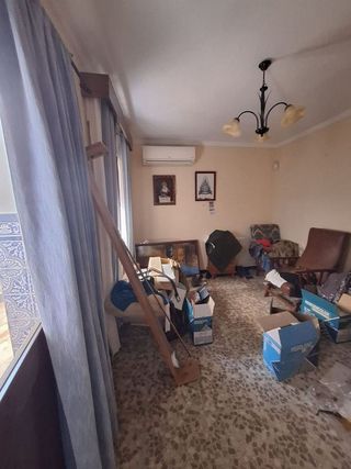 Chalet en venta en Carmona