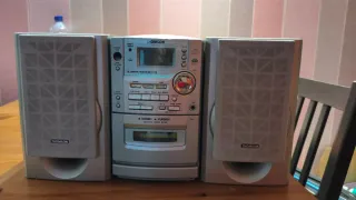 Mini cadena Thomson CD/Cinta/Radio