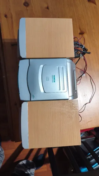 Mini cadena Thomson CD/Cinta/Radio