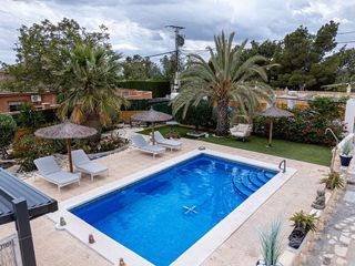 Chalet en venta en Albatera