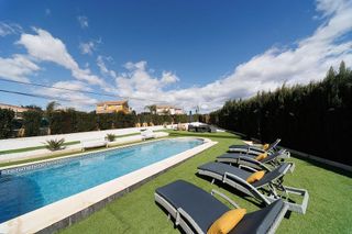 Chalet en venta en Urbanizaciones en Llíria