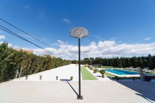 Chalet en venta en Urbanizaciones en Llíria