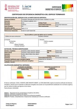 Chalet en venta en Urbanizaciones en Llíria