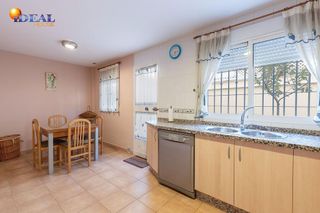 Casa adosada en venta en Maracena